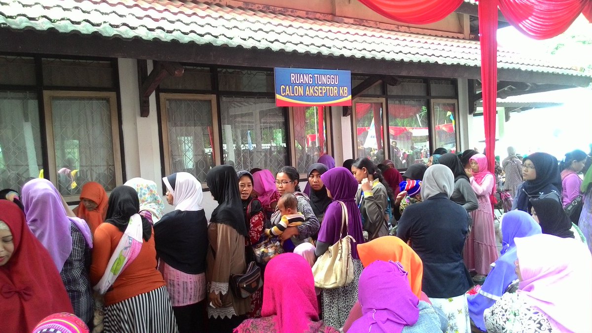 Warga Wonosobo antusias jadi akseptor KB #AyoIkutKB <a href="/ganjarpranowo/">Ganjar Pranowo</a>