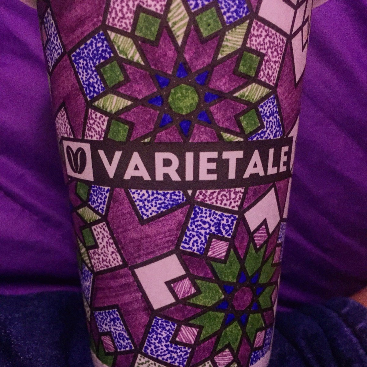 janeqm's tweet photo. #varietale café encantador el placer de pintar sobre un lugar inesperado! Cafe+color https://t.co/Iodys9ty2N