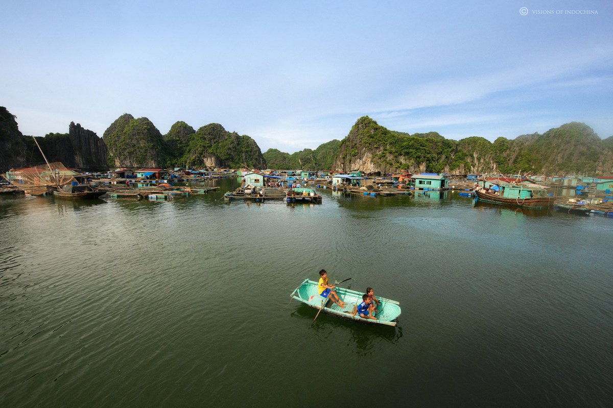 Let’s guess, where is this place? Our hint: this is the biggest and most beautiful floating village in #HalongBay.