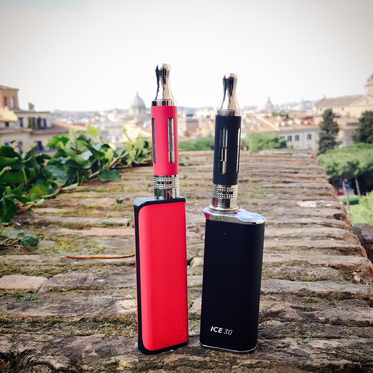 Diamond_Mist's tweet photo. #diamondmist #nano &amp; #ice30 #sidebyside out on a #sunny #day in #Italy #running on #menthol #toonz #juice #eliquid https://t.co/TbwM5Ffian