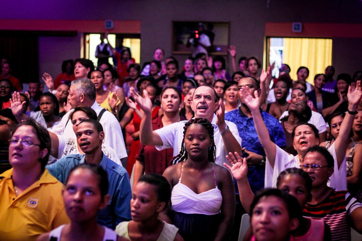jacquesventer81's tweet photo. What an honor to have Ps @glennschroder right here in @CRCUpington #ignite2016 full house! #7yearsofglory https://t.co/5l7gDWQCGA