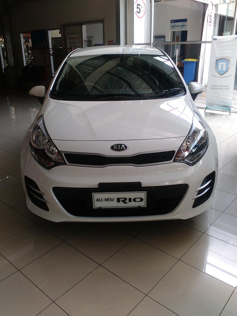 All new KIA RIO AT (WHITE)