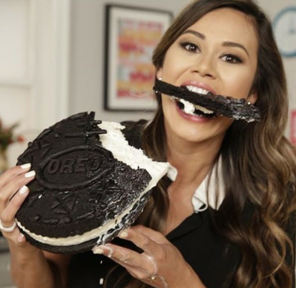 JeremyClay's tweet photo. 🤔I wonder if she single? @Oreo what dept is she in? hook me up! #OreoCollection #wifeygoals #Oreo #FatKid #Bae 😍🍪 https://t.co/RT6Gg5IPzh