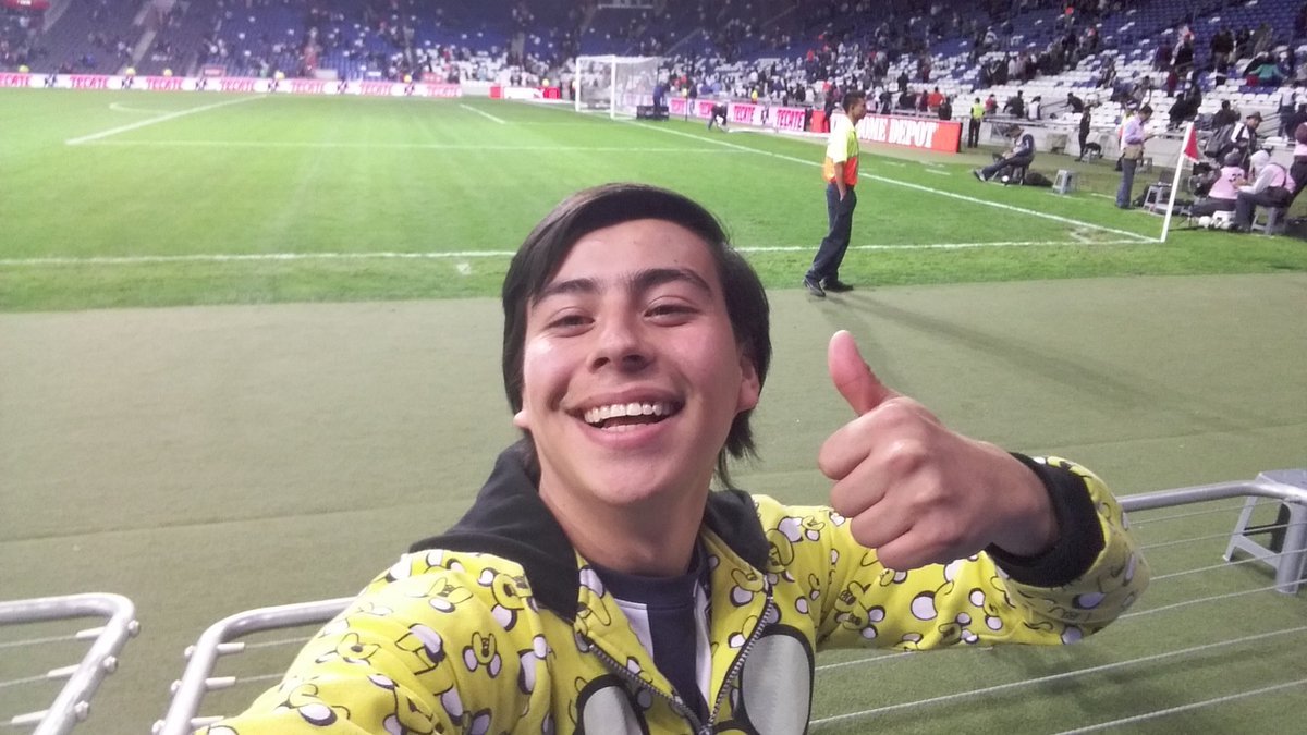 sergiosalcedo16's tweet photo. Jake vino al estadio! #DeRayados #AguanteLaPandilla https://t.co/0DdyozvrE9