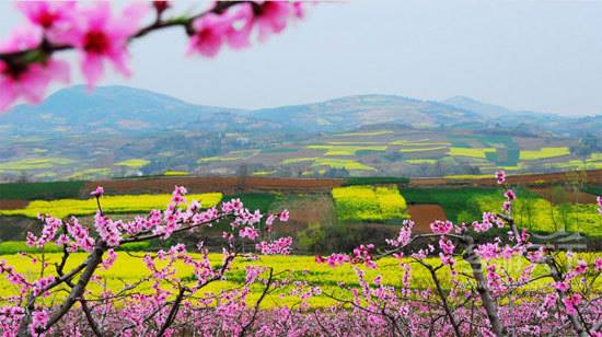 DuLaura2016's tweet photo. Chinese tourist attractions. https://t.co/8tvgccw7pn