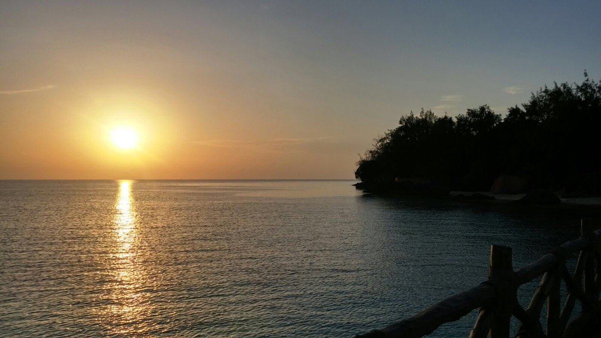 IBF2016's tweet photo. Beautiful sunset at #Prisonisland https://t.co/vhOwMRN1ju