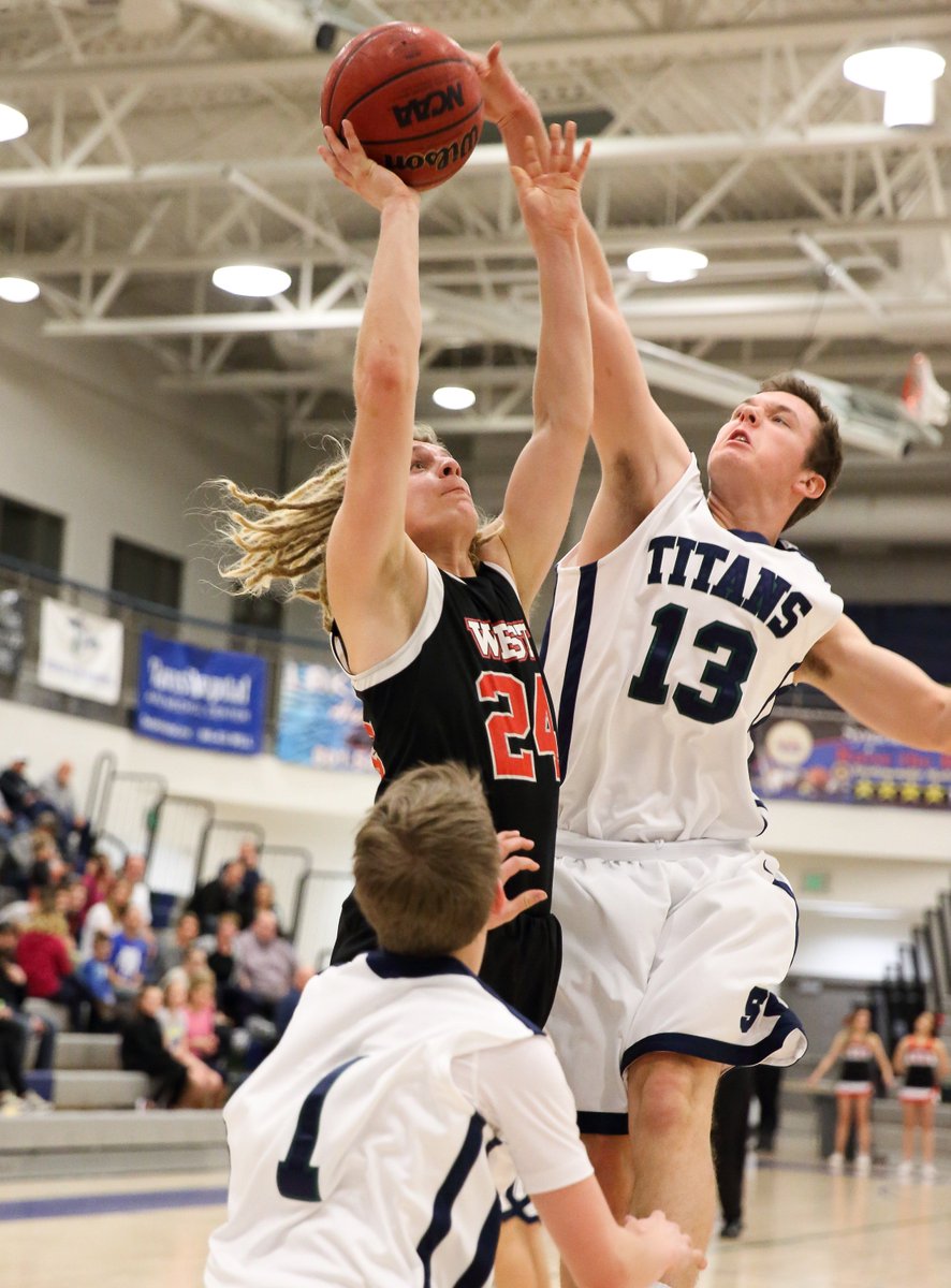 S/O to @Thewzer25 @dncarlson13 Great victory tonight!! <a href="/cuse_athletes/">CUSE ATHLETES</a> <a href="/SyracuseStrong/">Syracuse High School</a>