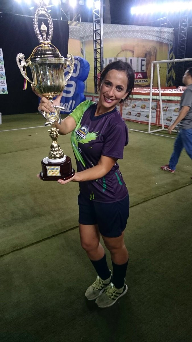majofloresm's tweet photo. Campeonessssss @100xCientoFTBL #CopaTc https://t.co/fsSYNcxFMM