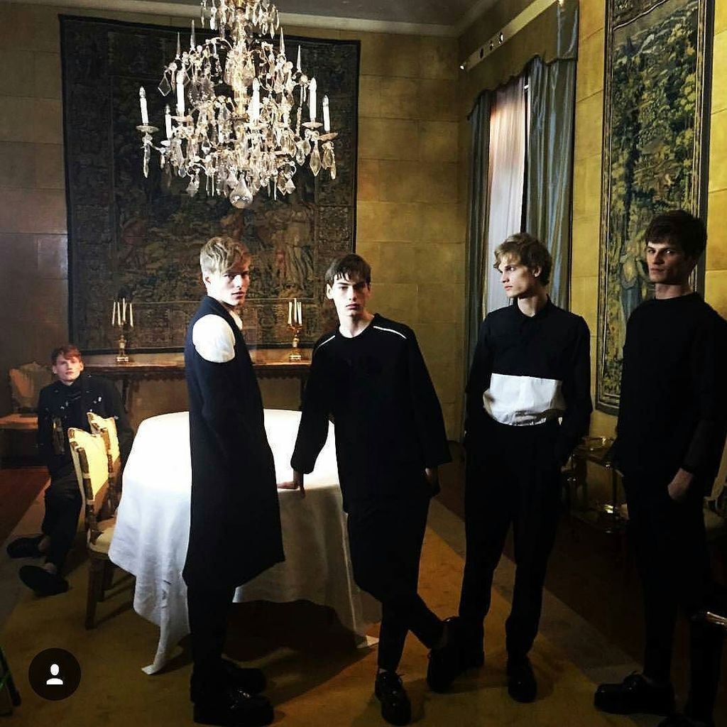 LondonMens_LCM's tweet photo. ELIRAN NARGASSI | 2 Collection | SUPER N.7 | Pitti Immagine, Milano | 27/29th February
#vogueitalia #elite #elitem… https://t.co/X0zSnYwXSo