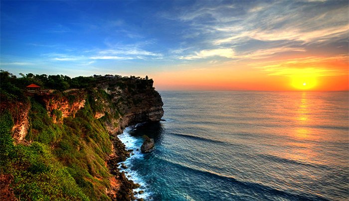 Wooww... Sunset at Uluwatu.