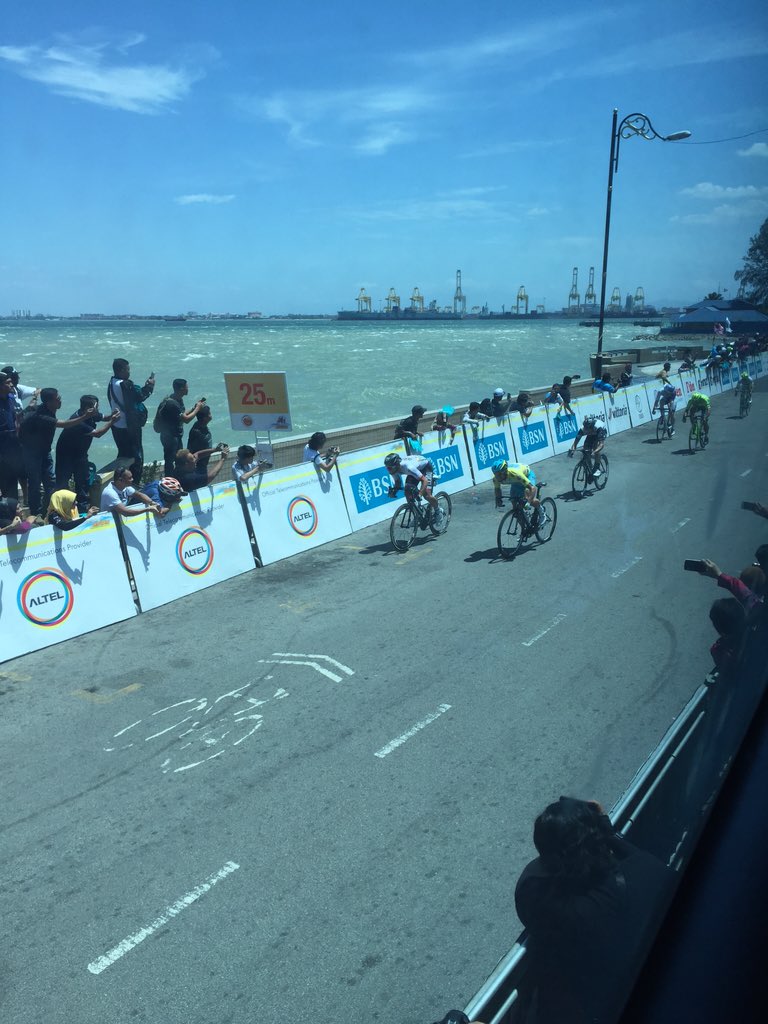 SCDFrank's tweet image. Andrea Palini beats Guardini in Penang! Skydive Dubai Team putting Vittoria Corsas to good use #ltdlscd #ltdl