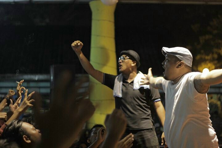 <a href="/MsWIWIK/">Ms WIWIK</a>