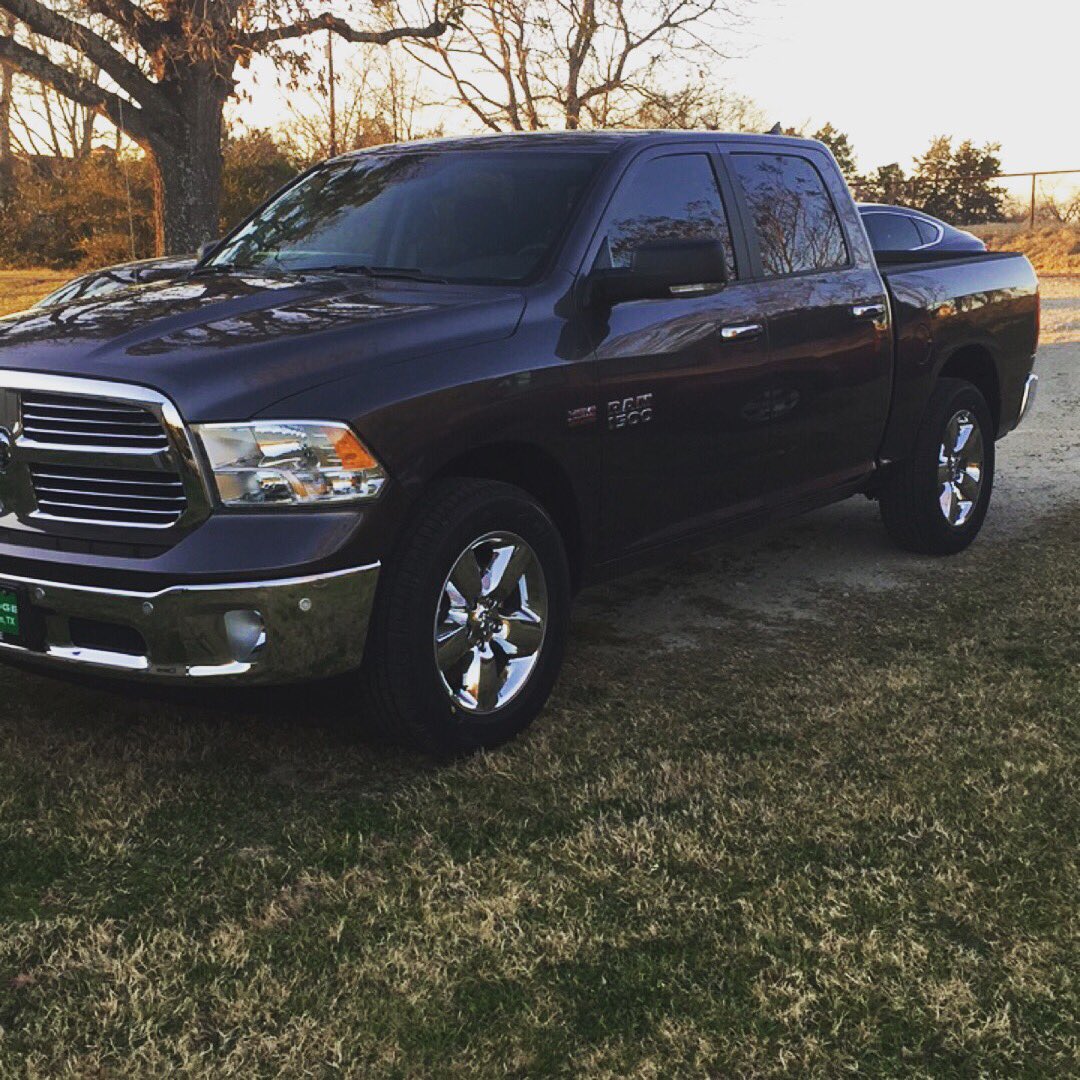 levijames0's tweet photo. Kinda forgot to tell Twitter I bought a new truck 😅 https://t.co/gs2uvMeFiJ
