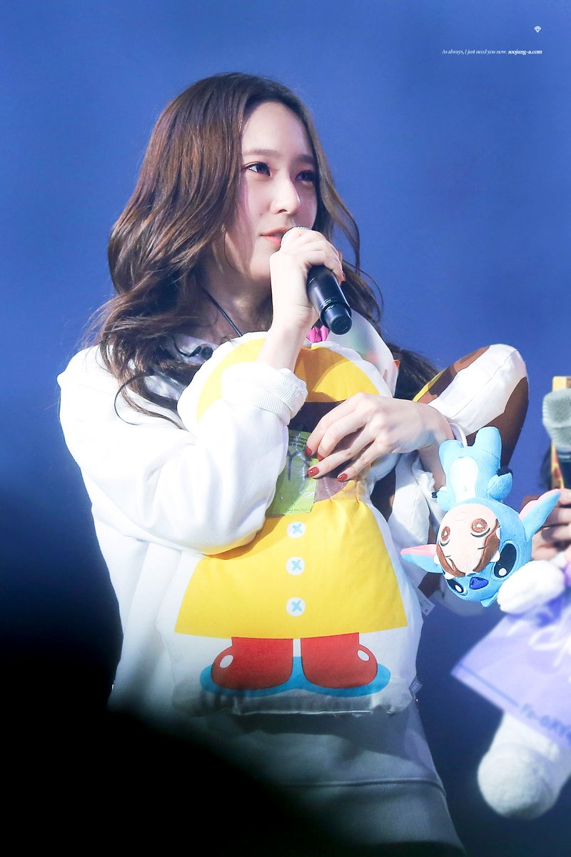 vouzvoy's tweet photo. 160129~160131 Krystal - f(x) 1st Concert Dimension 4 'Docking Station' https://t.co/sjM0CBEHH9 … https://t.co/4VYBMboKf4