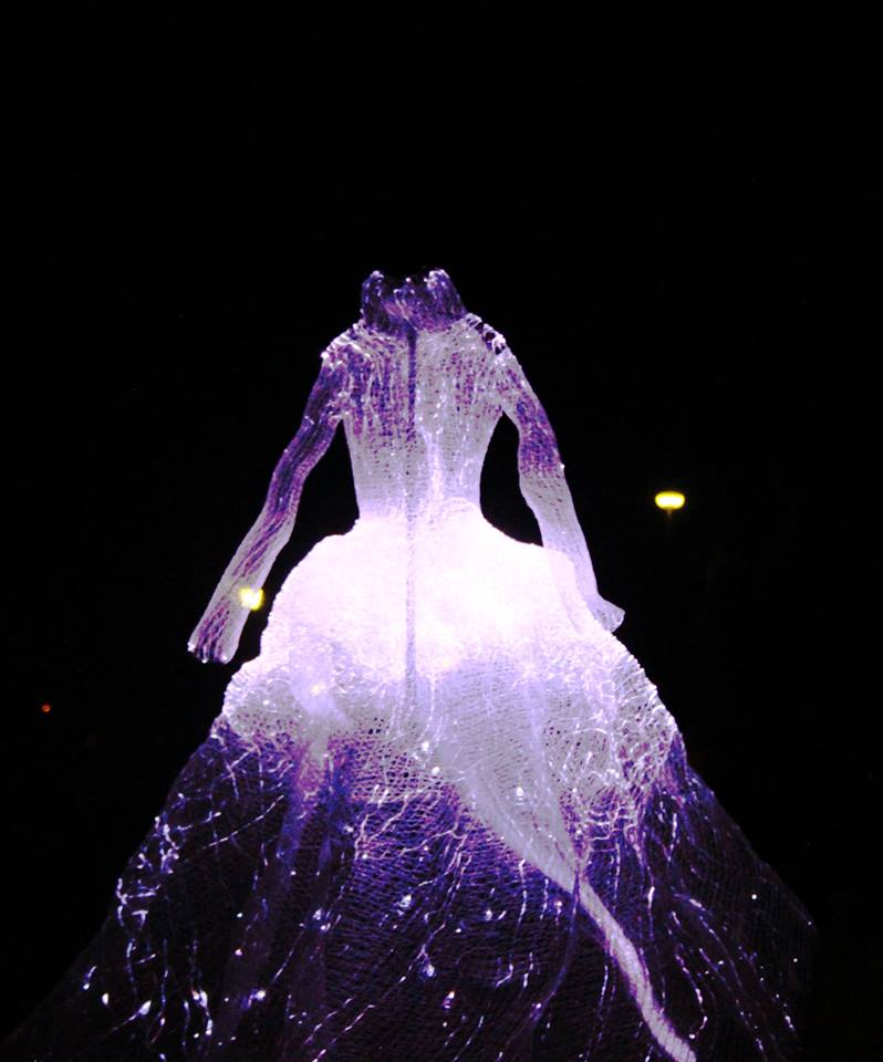 tijanatri's tweet photo. Dreamy illuminated #dresses at the #Queenvictoriagardens on Saturday's @whitenightmelb by Tae Gon Kim https://t.co/fccivh0Nk4