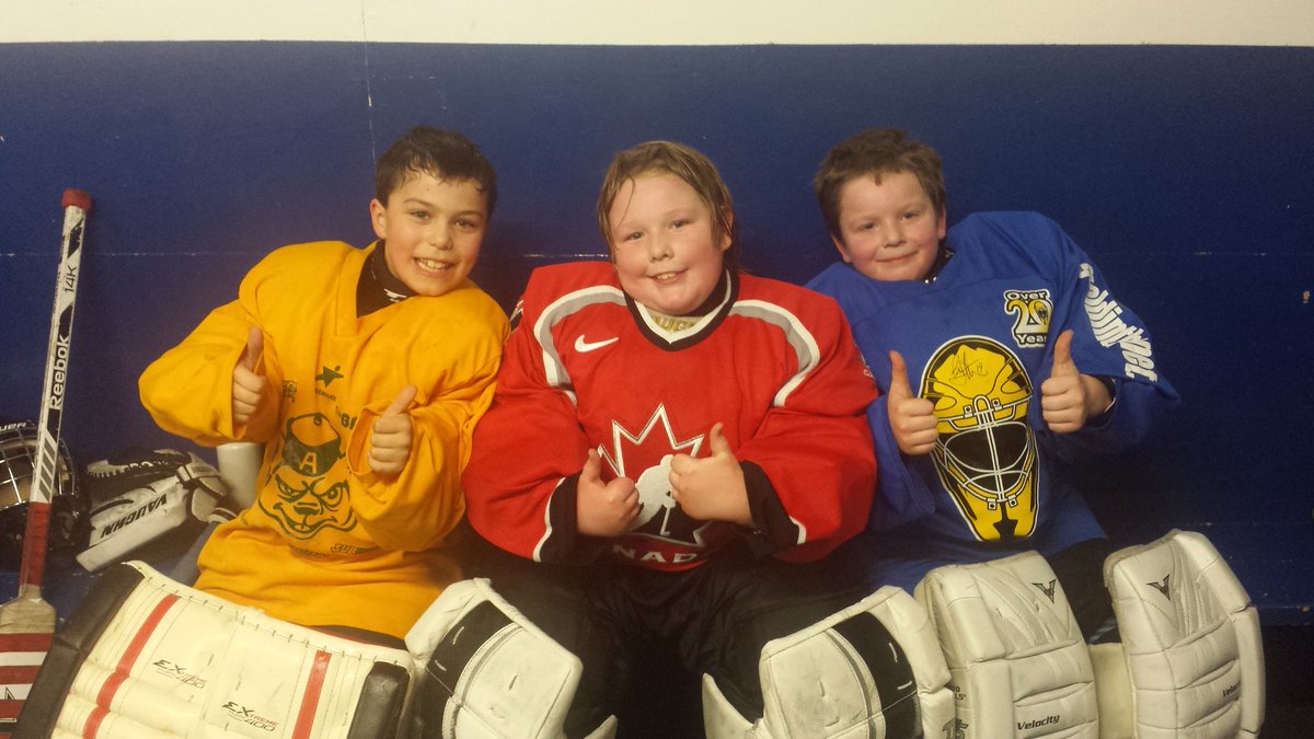melmoon13's tweet photo. @VikingsJrA Thanks boys for the goalie clinic #rolemodels #happygoalies #smalltownhockey https://t.co/hSJOu1zdsW