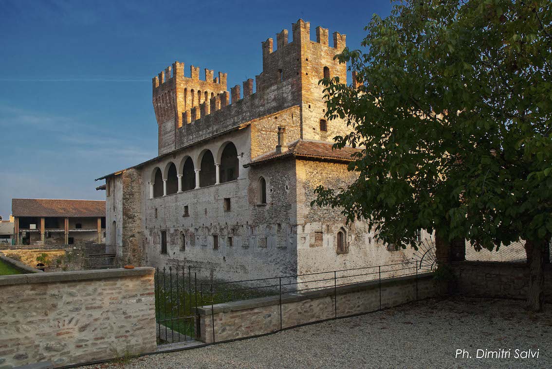 TurismoItaliaNw's tweet photo. #TURISMO #Lombardia Apre al pubblico il @CastelloMalpaga un gioiello del tardo #Medioevo https://t.co/MXmvb62mMH https://t.co/KesLBaSxtn