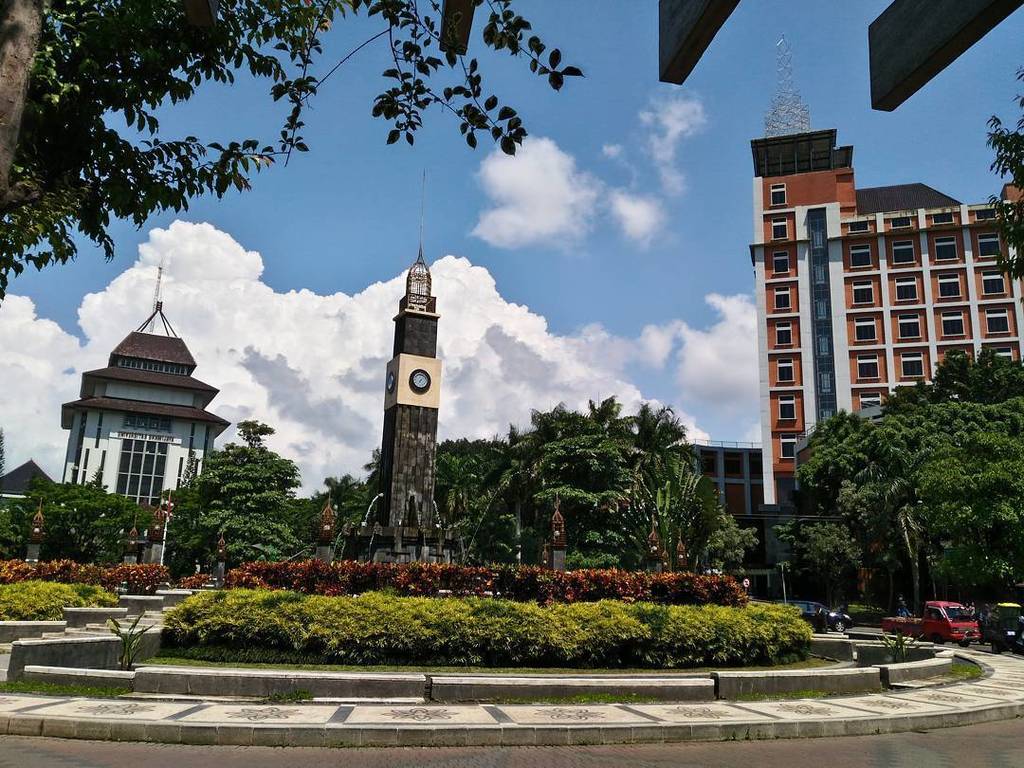 GaleriUB's tweet photo. Langit UB cerah siang ini.,
Indahnyaa natap UB dari sini :) https://t.co/Z8FUK8NOeZ https://t.co/v2YQ5WMfRF