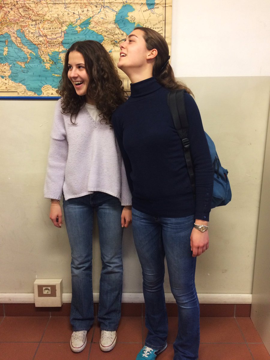 AngiNesi's tweet photo. Giornata da ricordare: io e @allegrabarni abbiamo entrambe i jeans. https://t.co/cRx31VTJ7r
