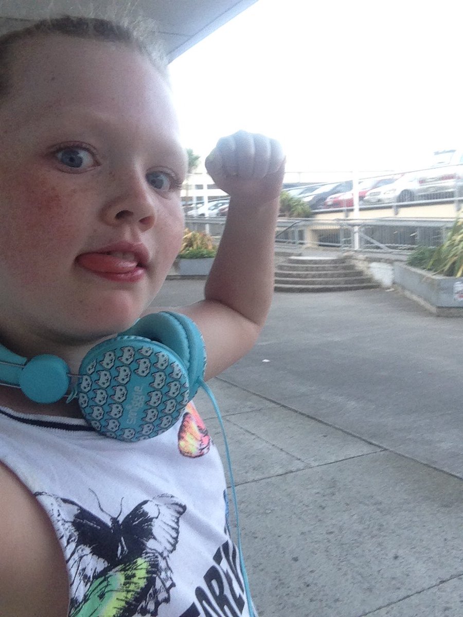Kaylagreen1029's tweet photo. At the gym https://t.co/DTkrERs3UI