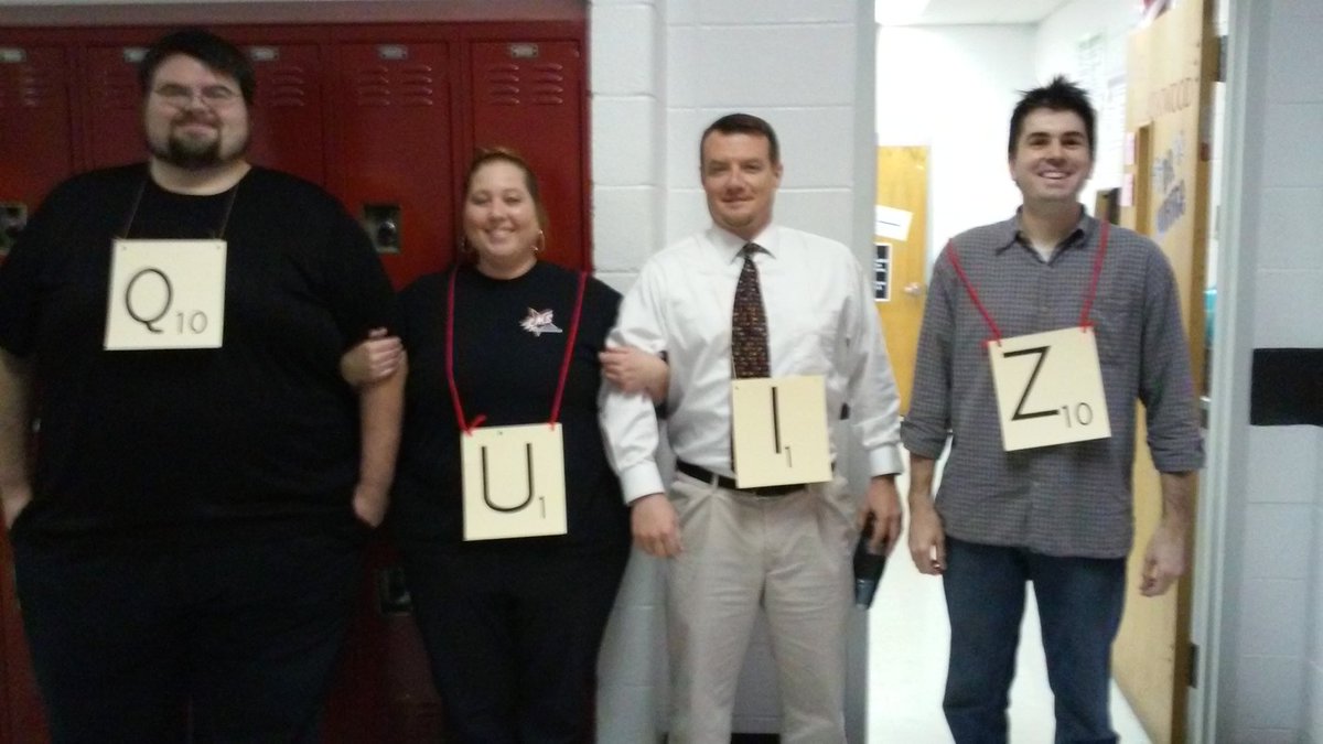 jeyleslms's tweet photo. Scrabble Day! https://t.co/MMFvGKZP8G