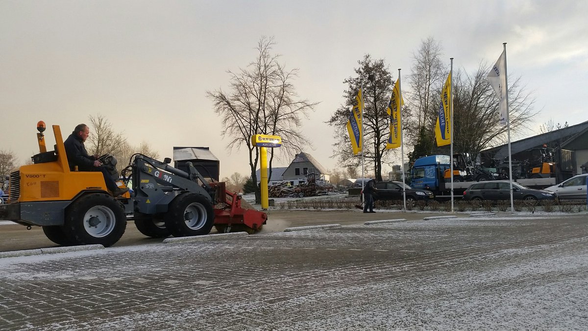 VanEngelen_BV's tweet photo. De voorbereidingen zijn volop aan de gang voor onze open dag morgen 26 februari vanaf 10.00u.https://t.co/XGs4m30AkW https://t.co/N63RBPZuJB