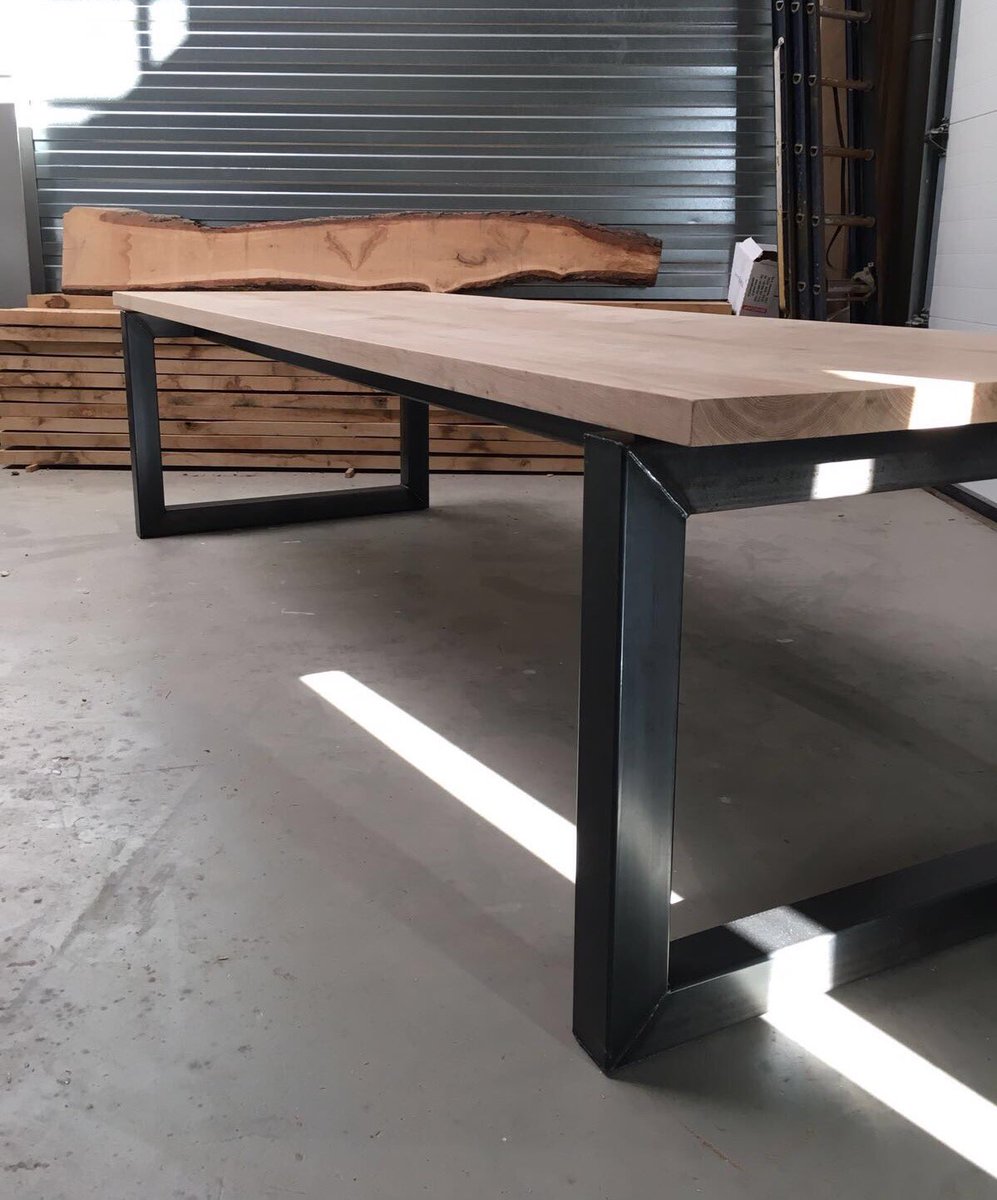 KeroMetaal's tweet photo. Op zoek naar een nieuwe #tafel? Robuust #stalen onderstel met massief eiken tafelblad. Interesse, stuur een dm #RT https://t.co/NbXQbTwa5u