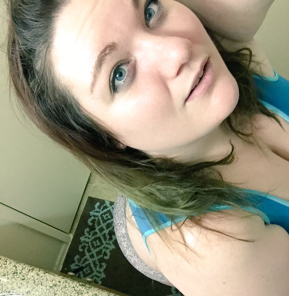 DankBarbie420's tweet photo. Happy hump day 👌🏻👸🏼😈 https://t.co/RAtwRTdz1r