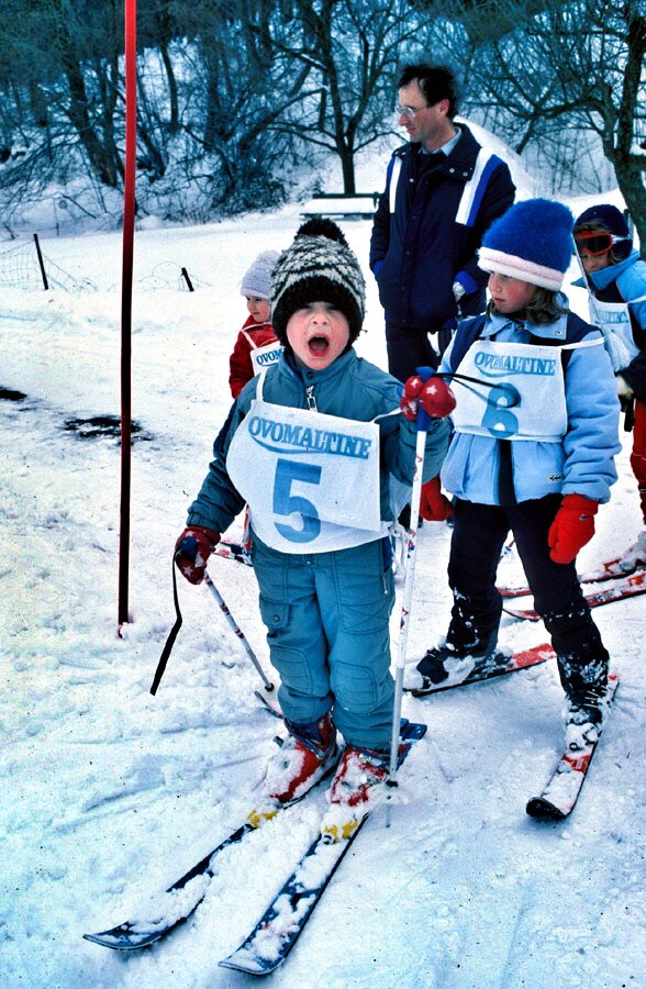 JacoBloek's tweet photo. Vor 30 Jahren: Rekordschnee im Flachland. Eindrücke aus #Itingen BL vom Februar 1986 https://t.co/NLnN7mka3N #80er https://t.co/txDHOdYeEV