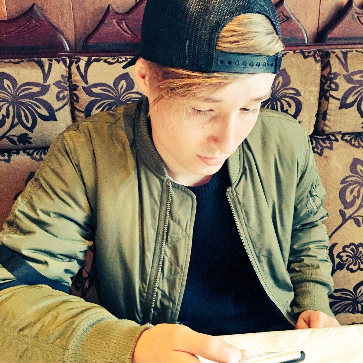 IsacElliot tweet picture