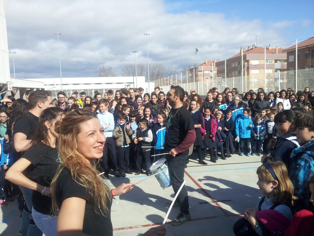 ColePaulaMontal's tweet photo. Mucha marcha con la buena música de @TarumbaPercusio para acabar la mañana. Ha estado fenomenal. Gracias chic@s. https://t.co/Ll7QrCKzfD