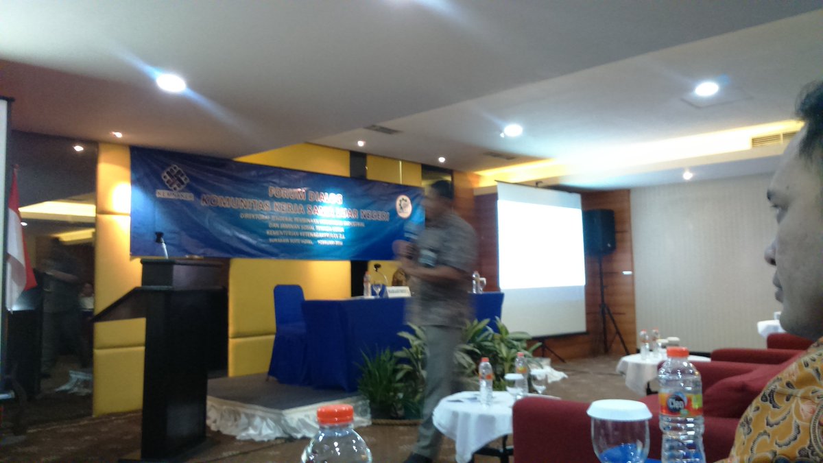 Dialog Tripartit KLN Surabaya:Pk.Yono (ILO)#Dialog sosial Tripartit, kebebasan berserikat&amp;berunding SP/SB