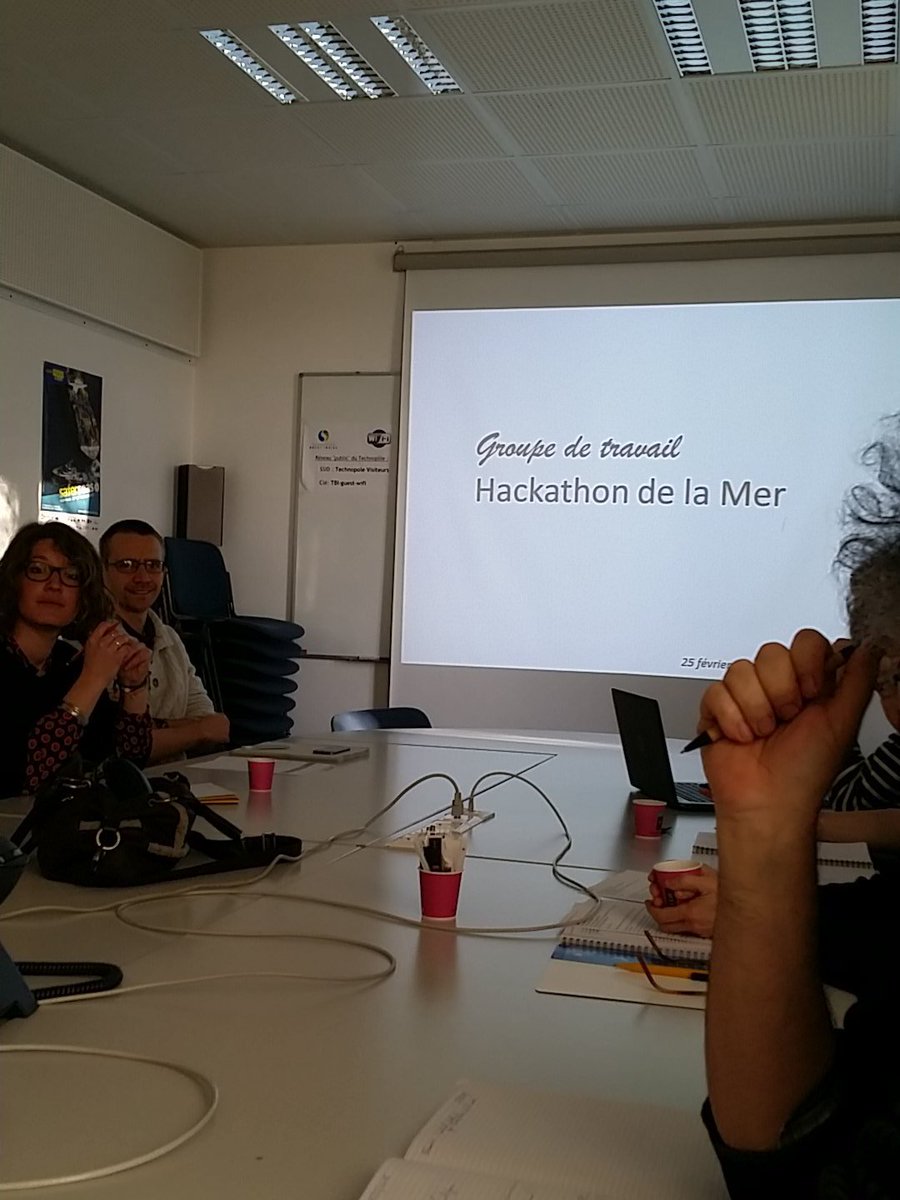 Brest_Iroise's tweet photo. #hackathon #mer à #Brest pendant la @SeaTechEvent 10 au 14 oct 2016. 1ère réunion de travail. #numerique https://t.co/elgmyiGnqf