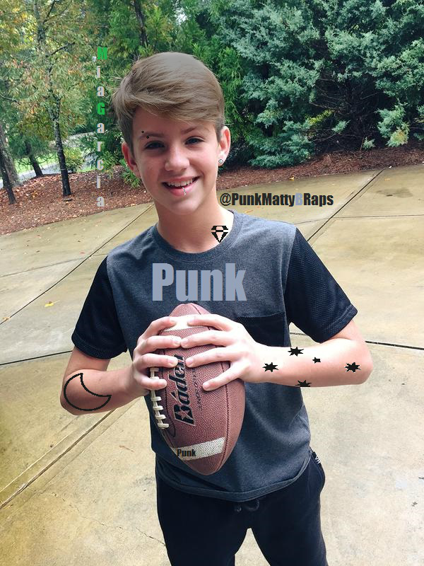 PunkMattyBRaps's tweet photo. @MattyBRaps is always in sports :3 ;)
#PunkMattyB #BFamily #PunkEdit https://t.co/C4i1FLqU4O
