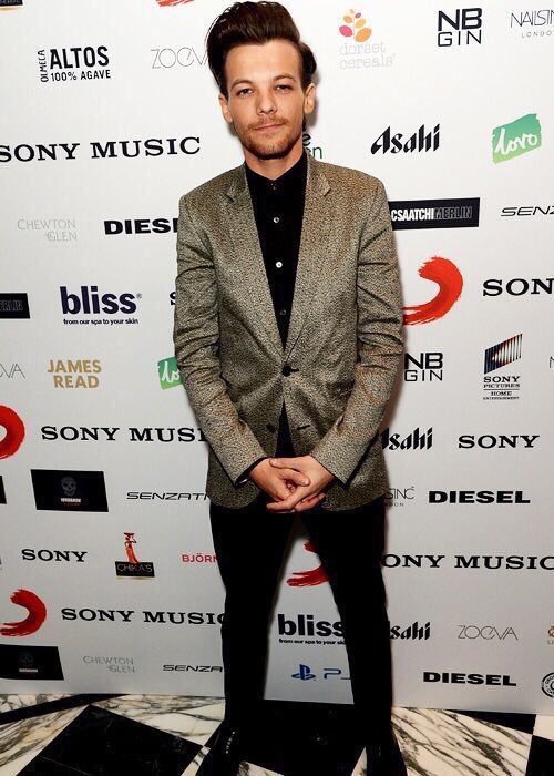 kuromicsan's tweet image. this louis with this perrie