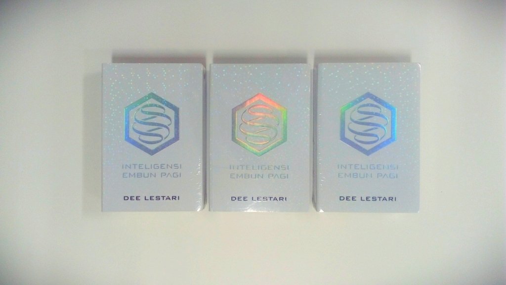 INTELIGENSI EMBUN PAGI karya <a href="/deelestari/">Dee Lestari</a> dari <a href="/bentangpustaka/">Bentang Pustaka</a> bisa didapatkan BESOK (26 Feb 2016) di Gramedia Cipto!