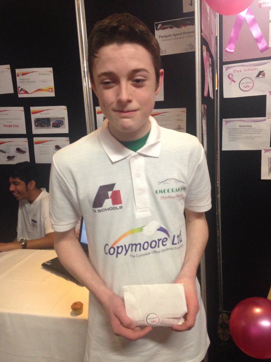 PinkInfinities's tweet image. Making friends @CMCORacing1