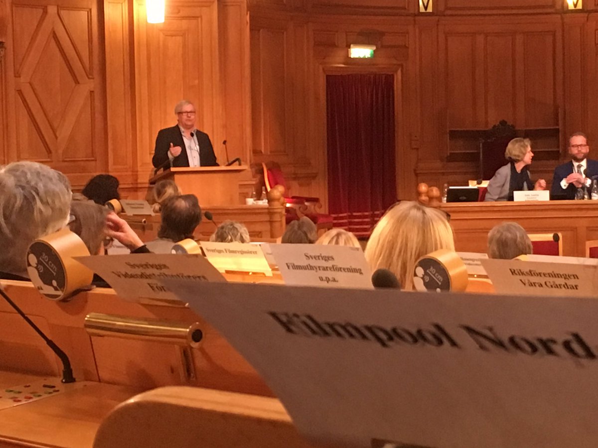 susann_norrb's tweet photo. Tomas Eskilsson, Film Väst påtalar regionernas betydelse ekonomiska input till sv filmprod #filmsverige #filmpol https://t.co/Q4eVJN5gK3