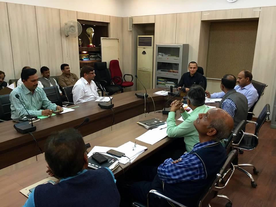 lucknow_dm's tweet photo. Monthly Review meeting of #Construction_works https://t.co/OczrXgbDmd #DMLucknow https://t.co/ha9nZmnBQK