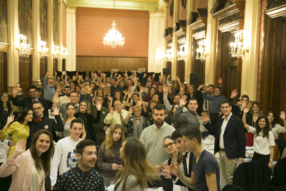 L’Ateneu es vestix de llarg amb Nieves de Gracia i Bonache
 fallanoscarmientas.com/?p=5447