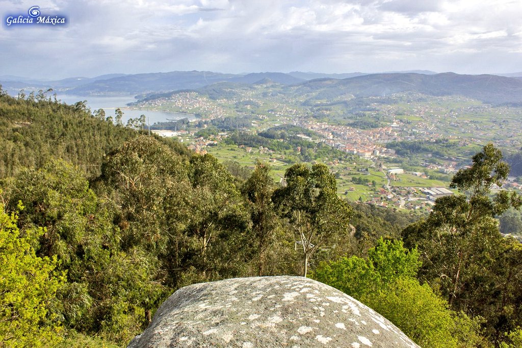 Oteando el horizonte desde done lo hacían hace más de 2000 años. Castro de Negros. #Galicia <a href="/SESEIXA/">Seseixa</a>