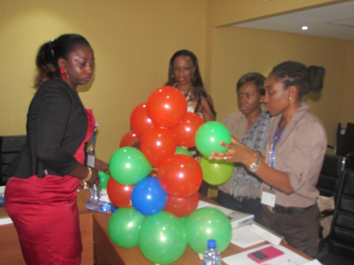 bervidson's tweet photo. #RetailOutletManagementWorkshop-The @AirtelNigeria #Lagos #OutletManager - The Balloon Game Exercise. https://t.co/CX5EGpAcKW