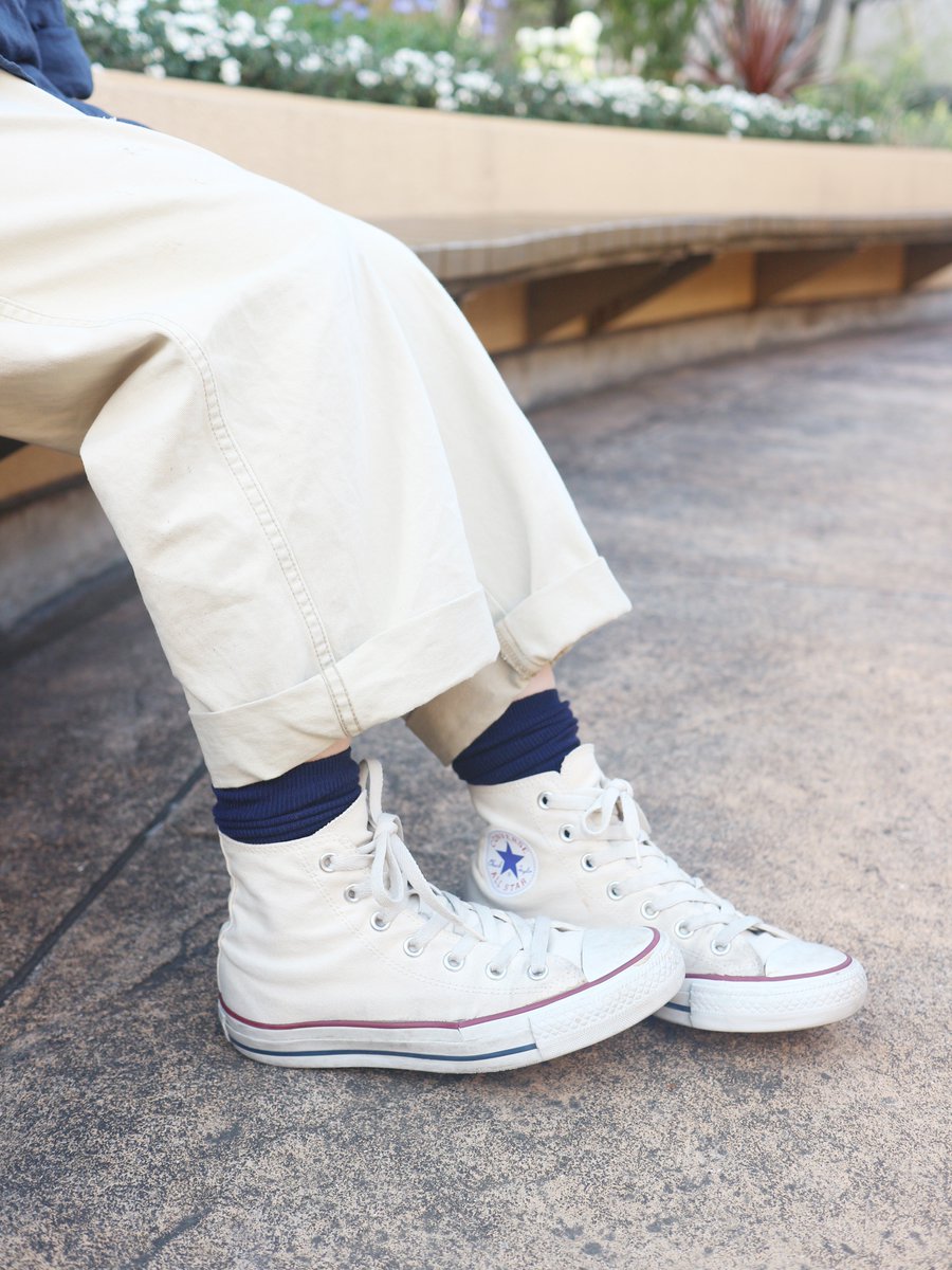 Tabio 靴下屋 シンプル メンズライク 最近はこのルーズなシルエットのチノパンにハイカットを合わせるのがお気に入り 歩くと 靴下がちらっと見える 黄金バランスを探り当てます T Co Zgrs6h8gmu 靴下屋 T Co Uiri06pjfg