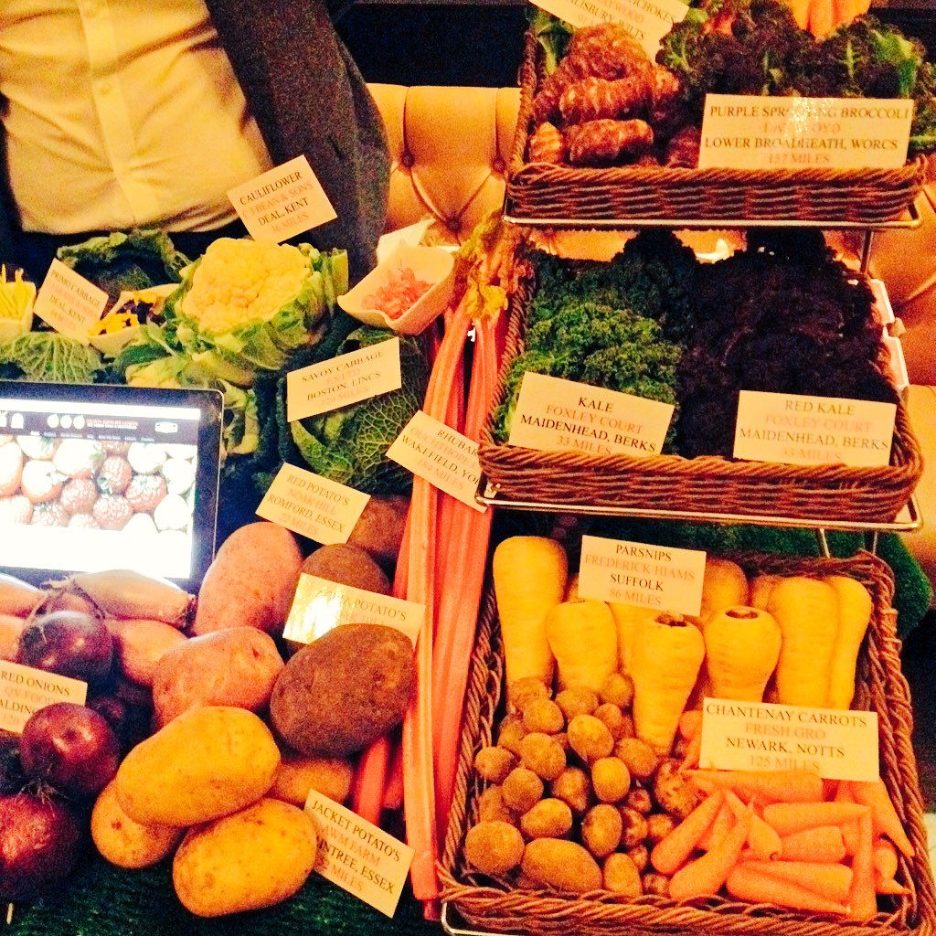 noJETLAGforFOOD's tweet photo. Re-opening of @BoydsGWB last night - with a delicious farmers' market! Congratulations! #boydslaunch https://t.co/Eb7rgP7TYb