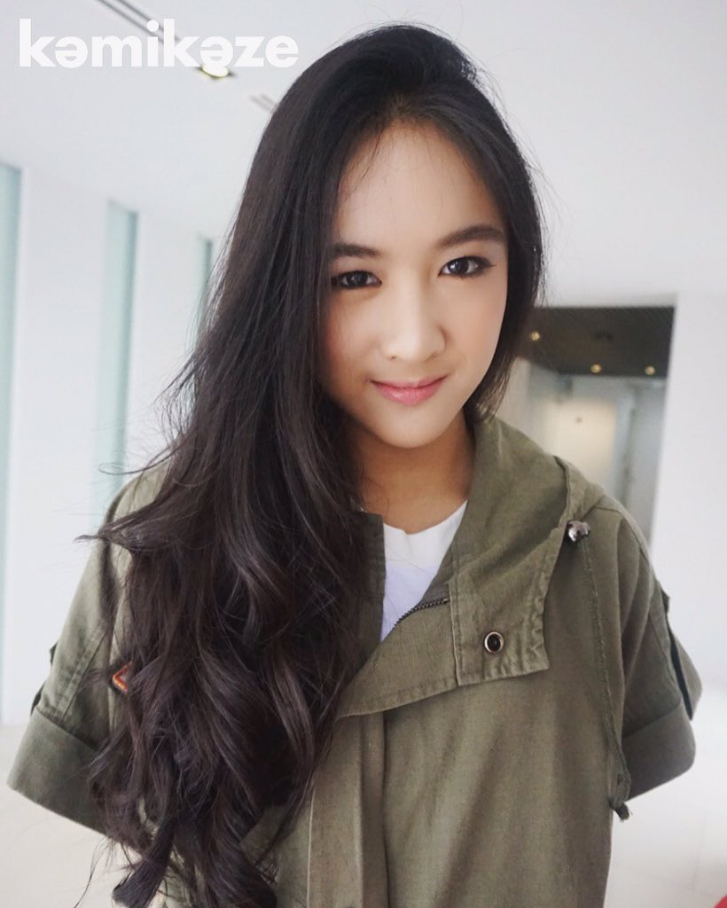 ถ้าจะจ้องกันขนาดนี้.. อยากได้อะไรบอก! อยากไปไหนพูด!! เอาใจพี่กาก้าไป!!! #nekokz #kamikaze