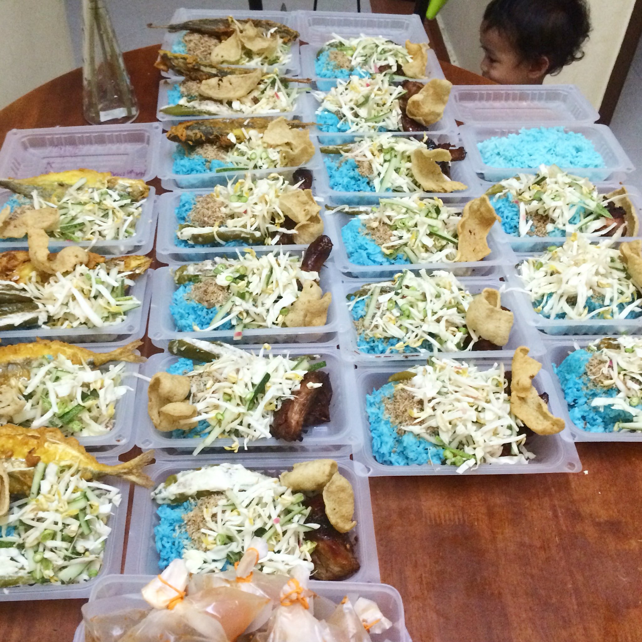 ØªÙˆÛŒÛŒØªØ± Shauqi Kashim Ø¯Ø± ØªÙˆÛŒÛŒØªØ± Wife Dpt Order Nasi Kerabu Utk Mkn Tghr Nasi Solok Lada Ayam Bakar Ikan Celup Tepung Kepok Sambal Kelapa Tumis Https T Co 4yz1qtko9y