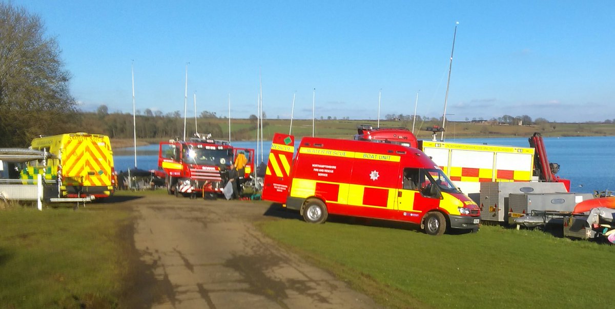 EMASNHSTrust's tweet photo. #EMASHART training with @northantsfire in flood rescue techniques. #prepared #team999 https://t.co/4wpn7q9mL0