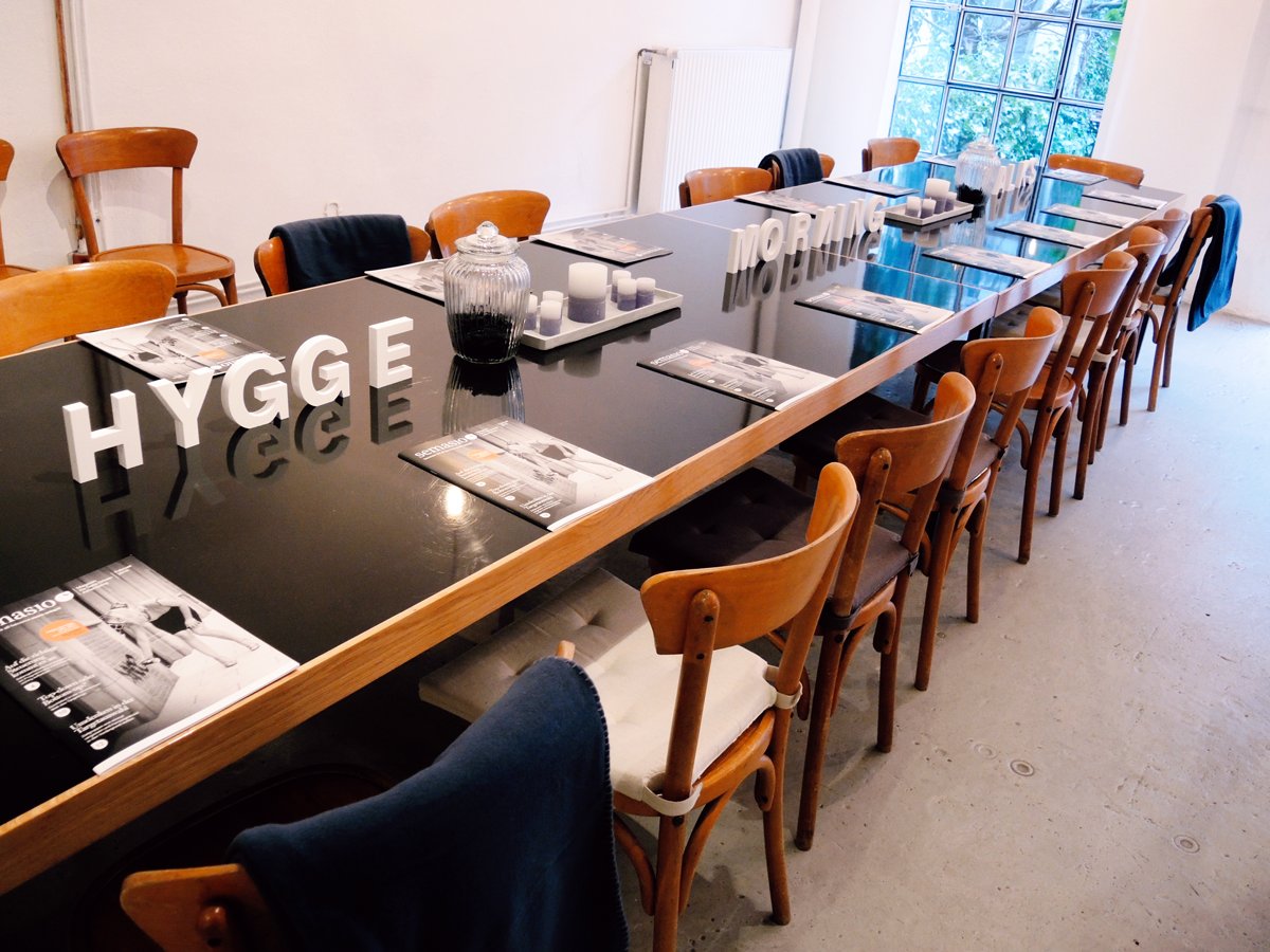 SemasioGmbH's tweet photo. Wir grüßen Euch von den Hygge-Morning-Talks in #Hamburg und wünschen Euch einen wundervollen Morgen! #HyggeTalks https://t.co/pe2lZ7eico