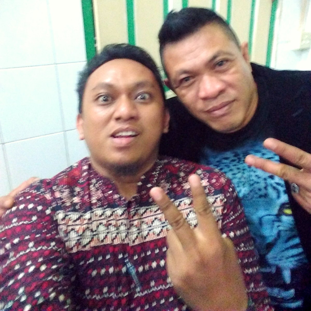 Ini mi yg bikin <a href="/Yudi_Bombe/">A. Emir Wahyudi Aspa</a> jatuh takbulinta <a href="/art_rere/">syahrir arsyad dini</a> @filmbombe