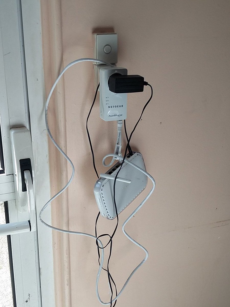 __sebastien's tweet photo. L'internet scout. Installation de haut vol. #BAFD2 #onsestbon Merci @kimdelagarde ;) https://t.co/yoRaKvSVo7
